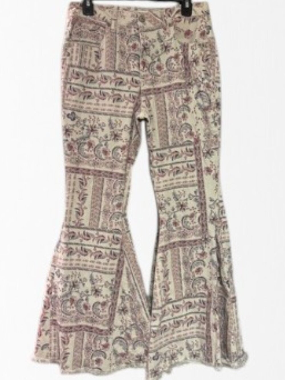 Shyanne Women's High Rise Paisley Americana Print Flare Jeans Size 31